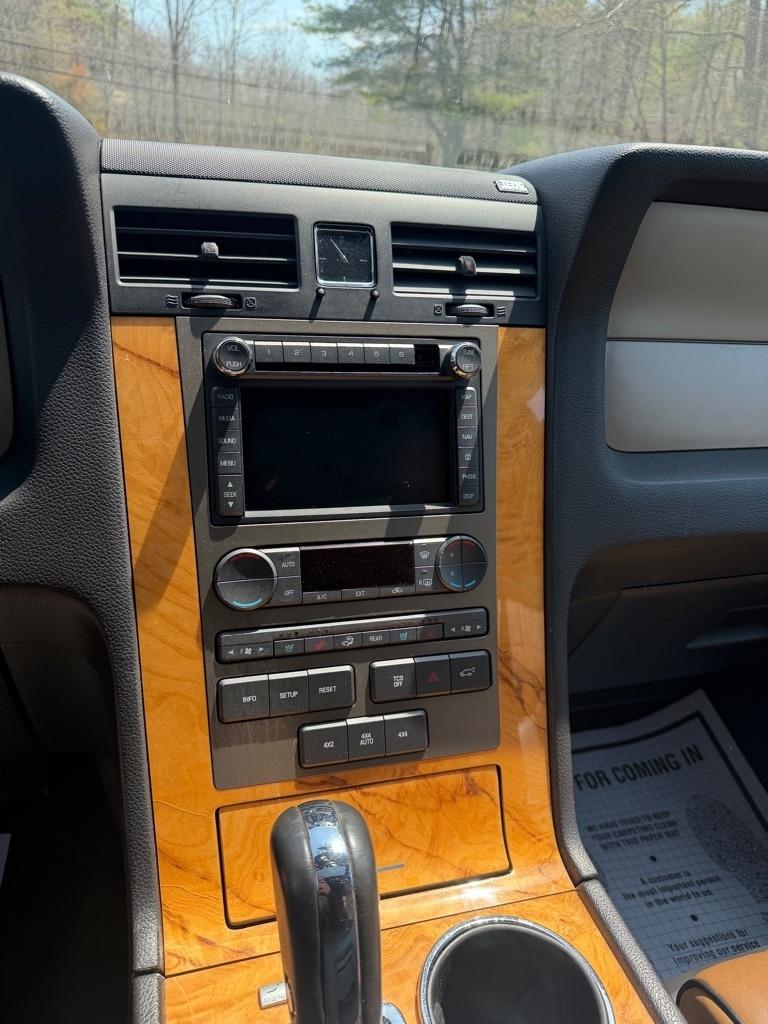 Lincoln Navigator 4WD 2012