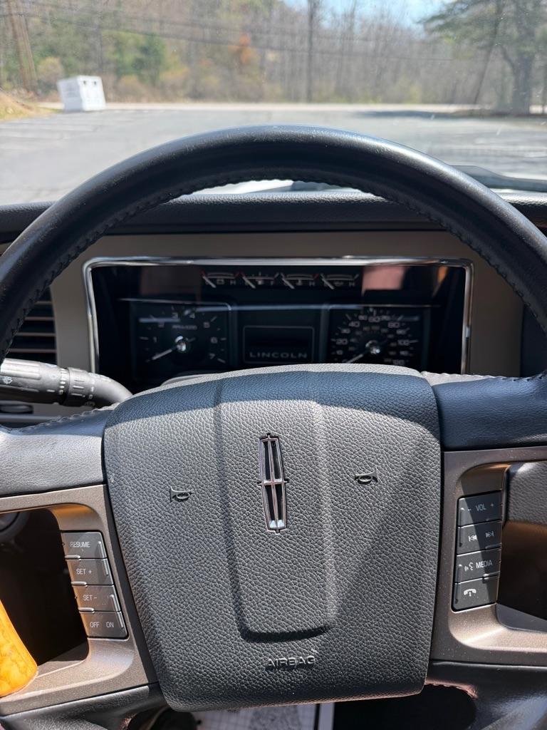Lincoln Navigator 4WD 2012