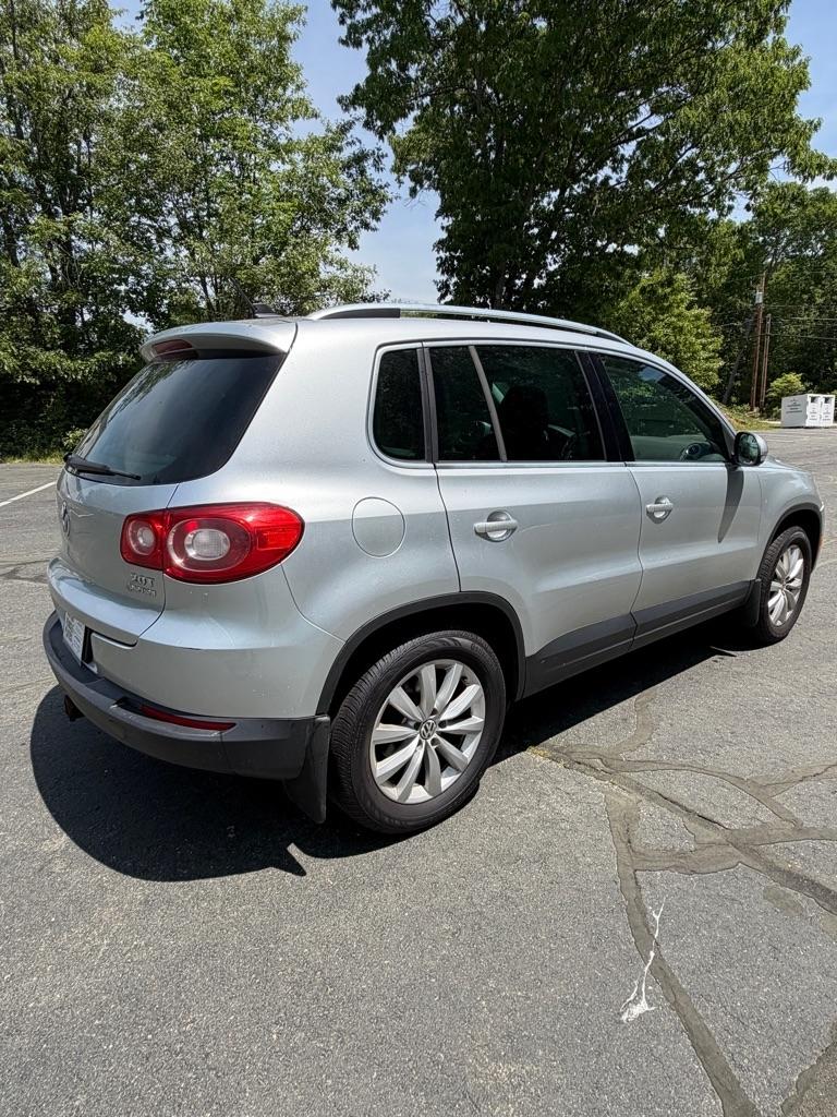 Volkswagen Tiguan S 4Motion 2011
