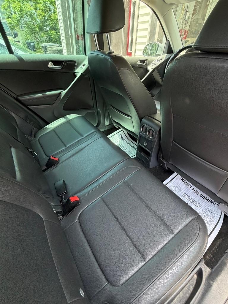 Volkswagen Tiguan S 4Motion 2011