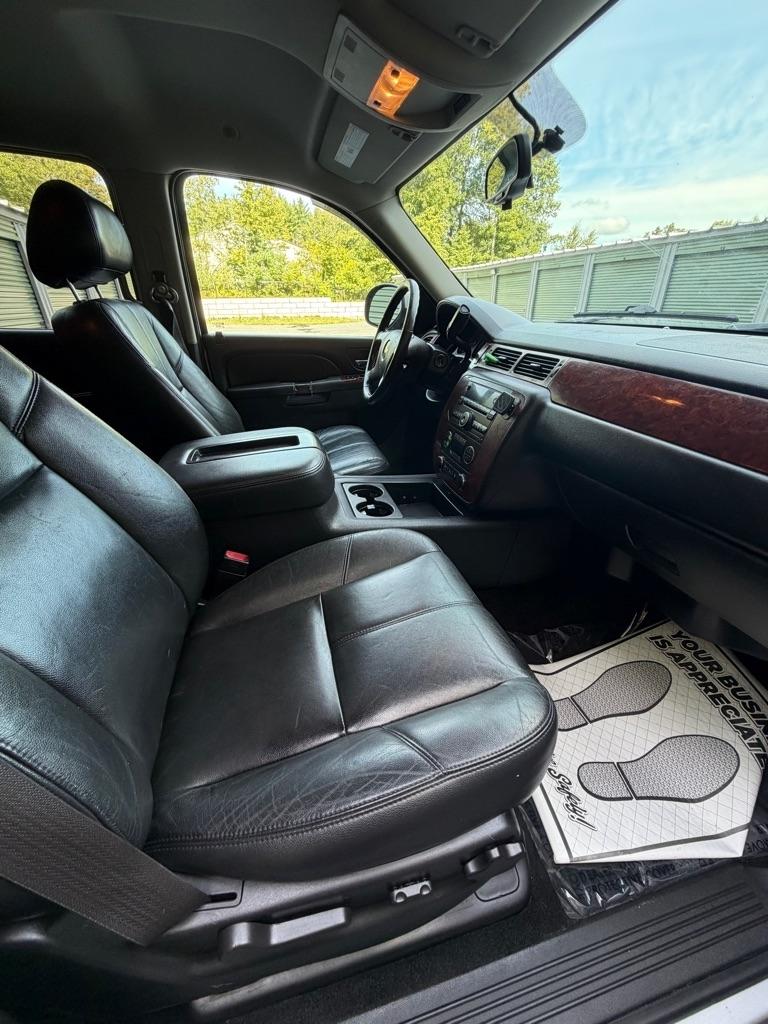 Chevrolet Suburban LTZ 1500 4WD 2013
