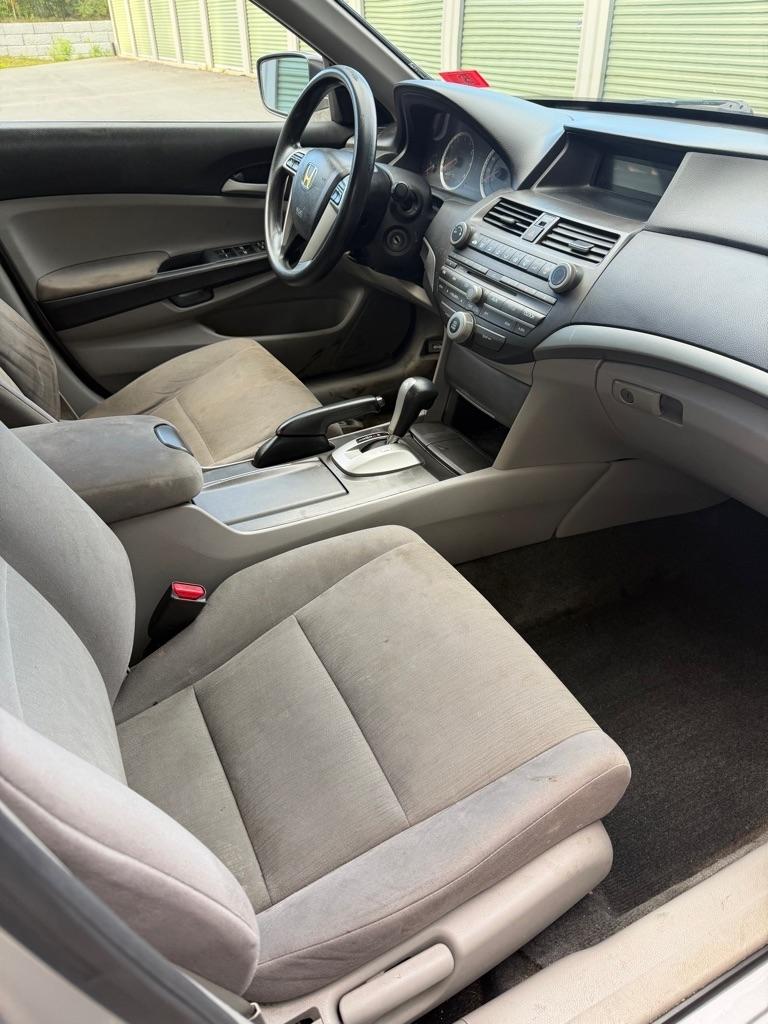 Honda Accord LX-P Sedan AT 2011