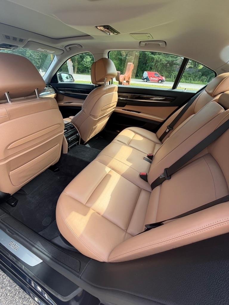 BMW Alpina B7 LWB xDrive 2013