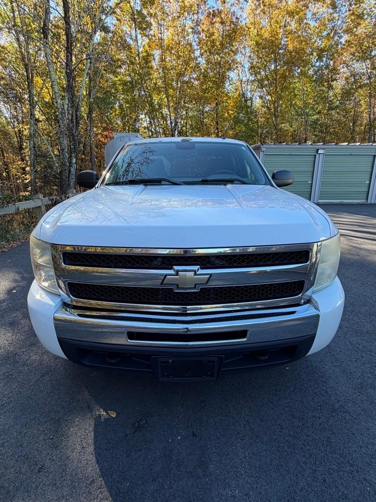 Chevrolet Silverado 1500 LS Crew Cab Short Box 4WD 2011