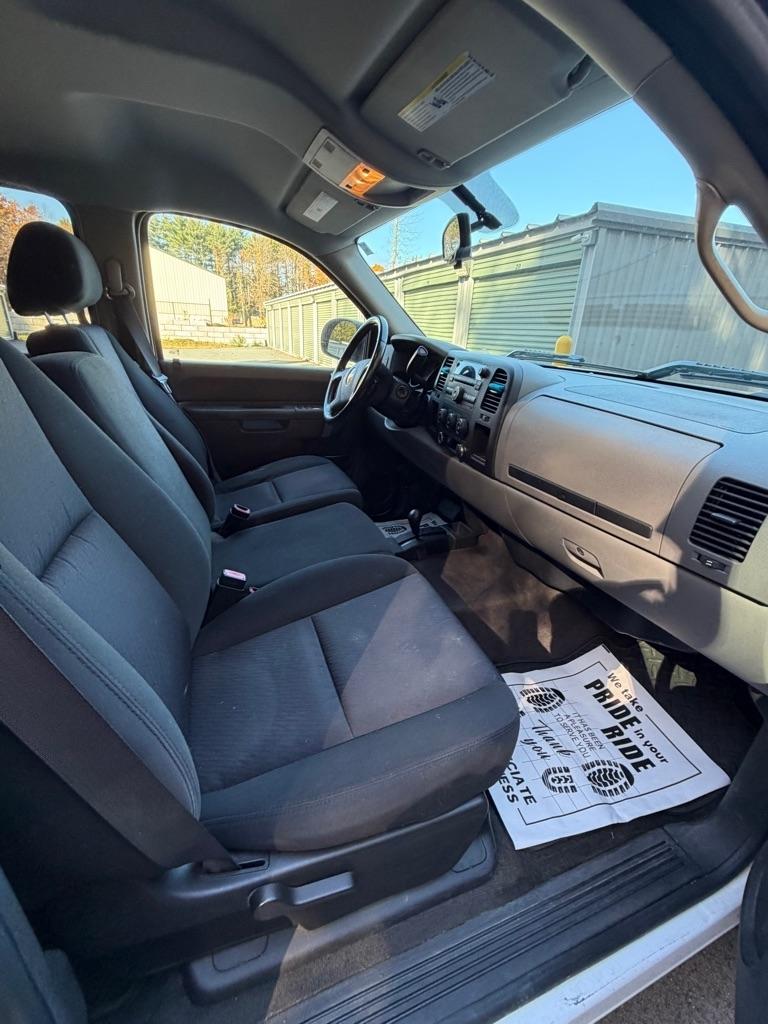 Chevrolet Silverado 1500 LS Crew Cab Short Box 4WD 2011