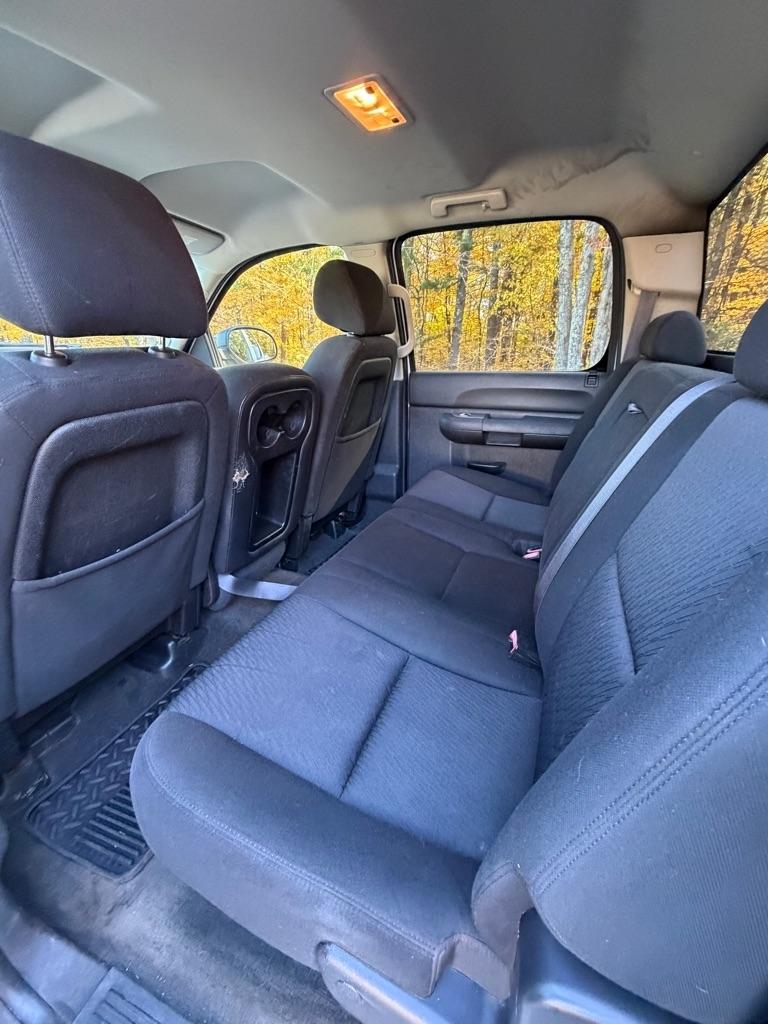 Chevrolet Silverado 1500 LS Crew Cab Short Box 4WD 2011