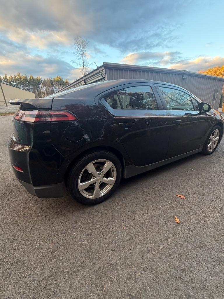 Chevrolet Volt Base 2011