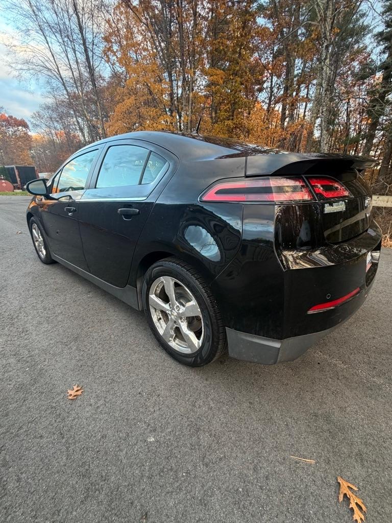 Chevrolet Volt Base 2011