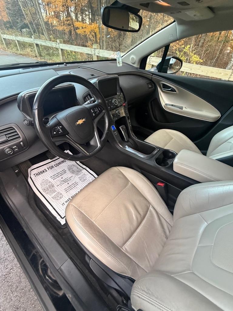 Chevrolet Volt Base 2011