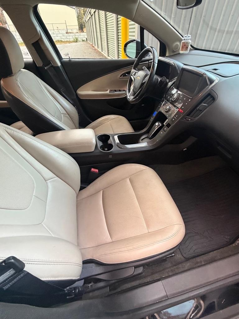 Chevrolet Volt Base 2011