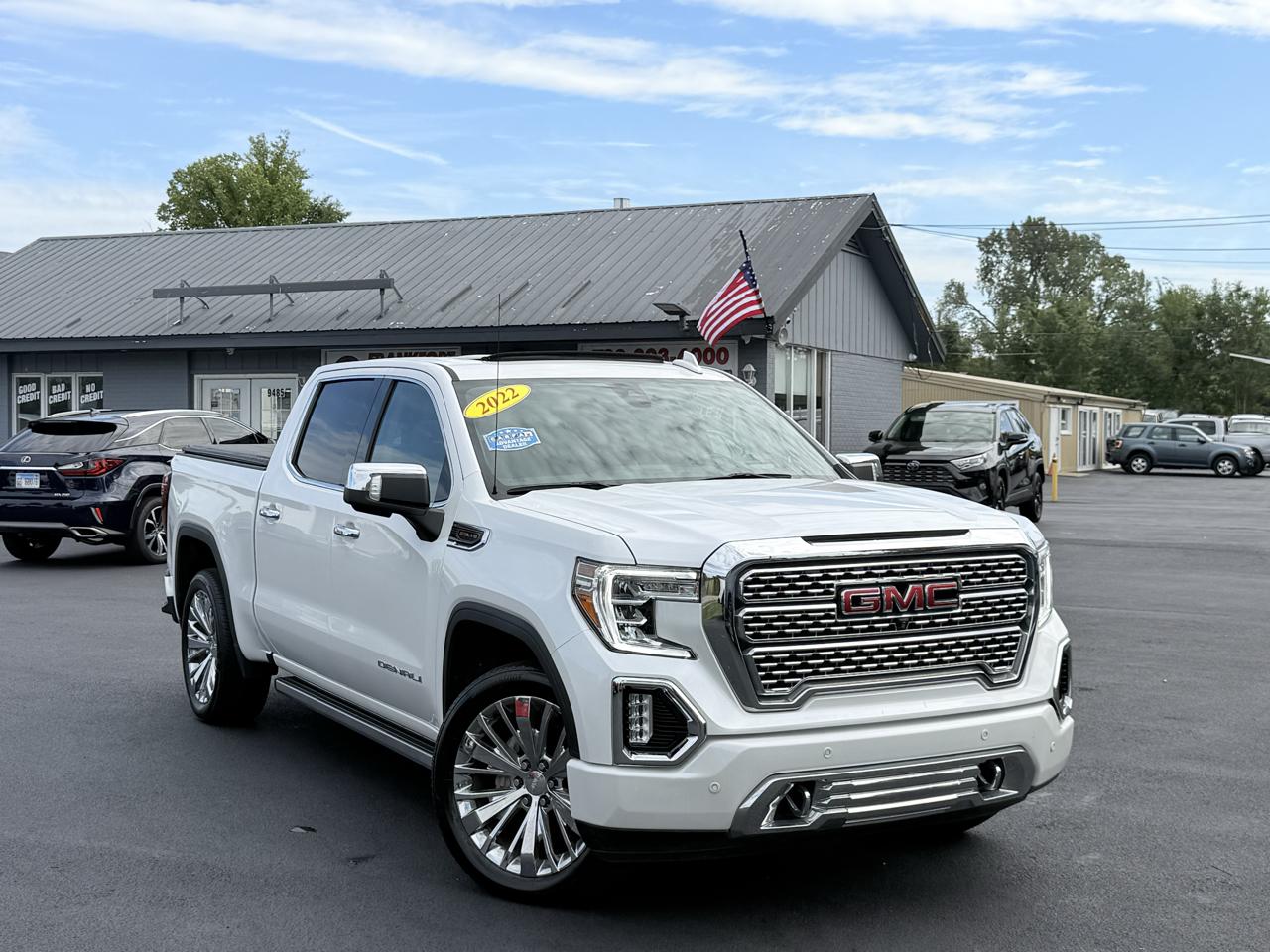 GMC Sierra Denali AWD Crew Cab 143.5" 2022