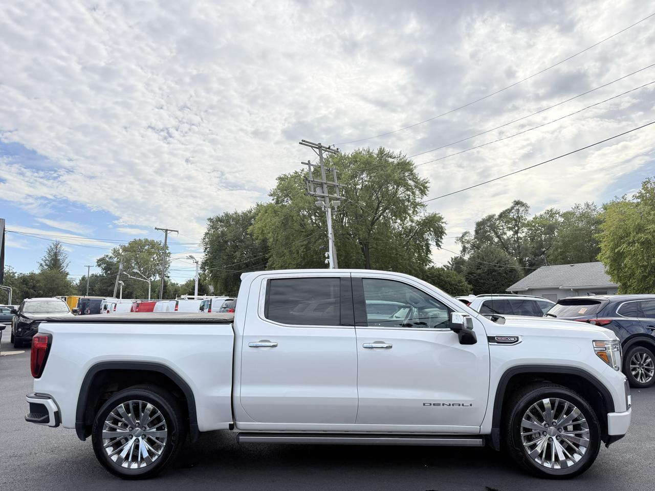 GMC Sierra Denali AWD Crew Cab 143.5" 2022