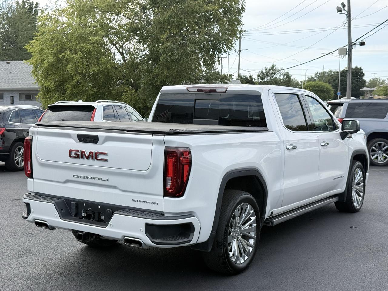 GMC Sierra Denali AWD Crew Cab 143.5" 2022