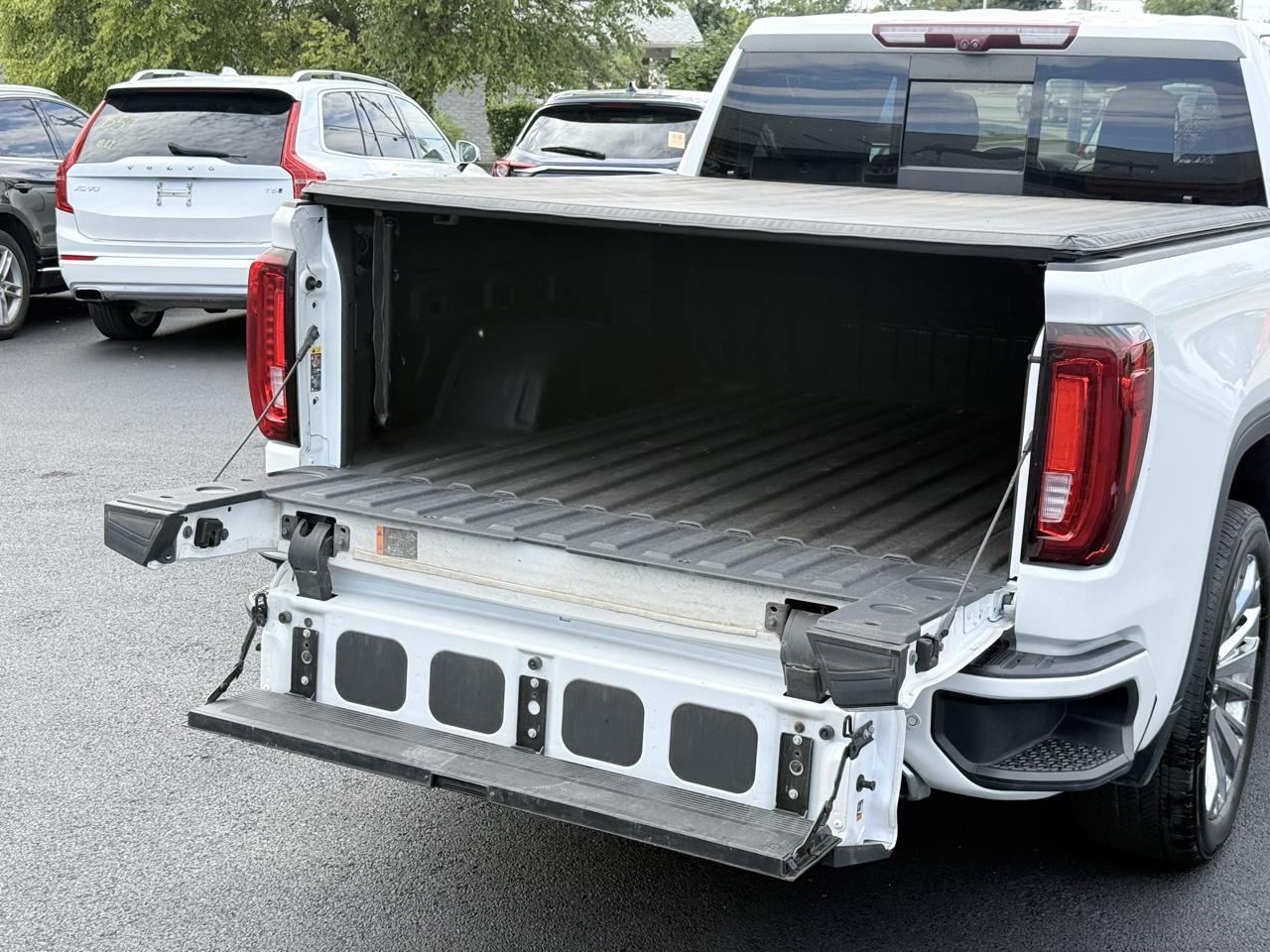 GMC Sierra Denali AWD Crew Cab 143.5" 2022