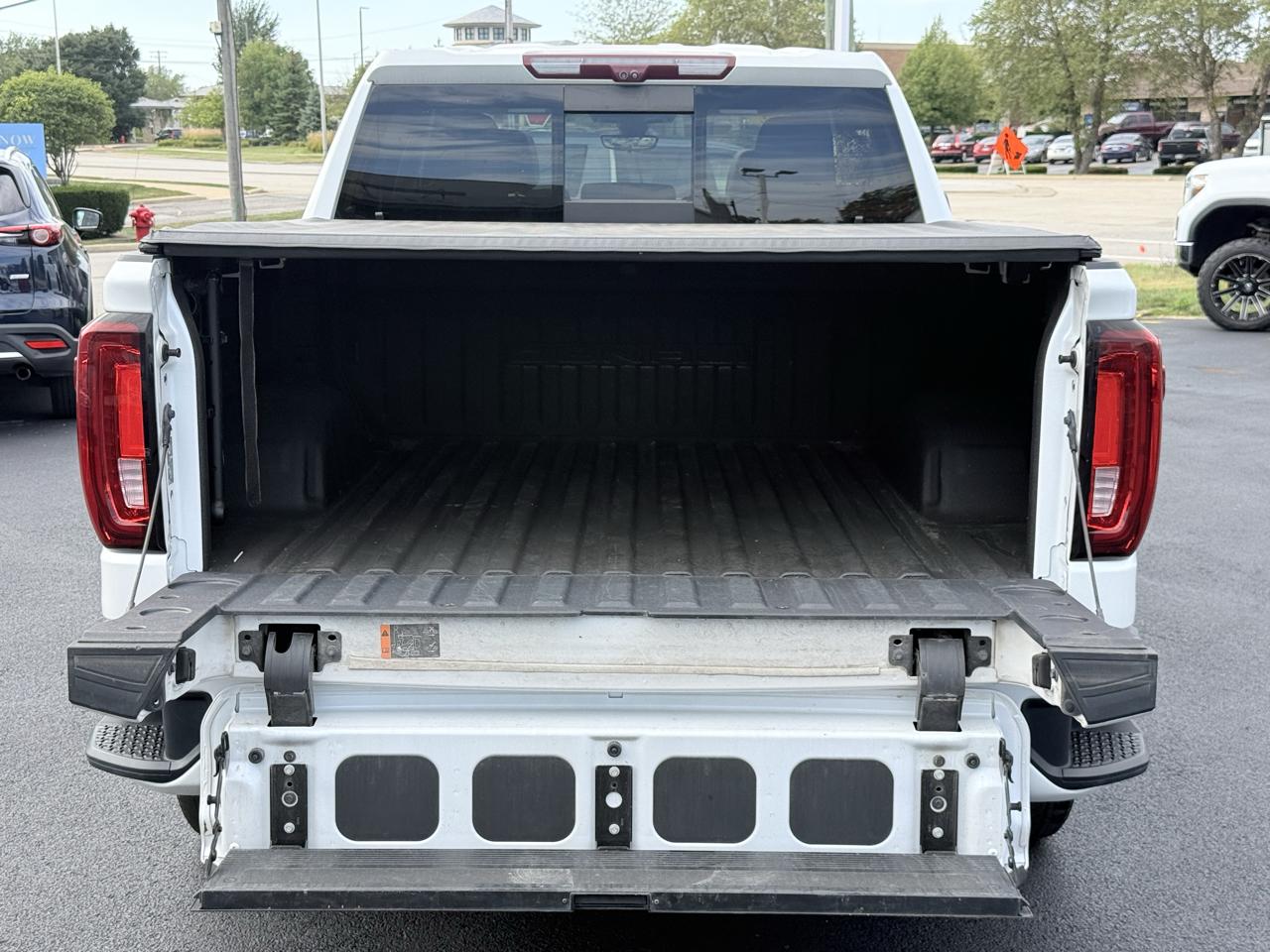 GMC Sierra Denali AWD Crew Cab 143.5" 2022
