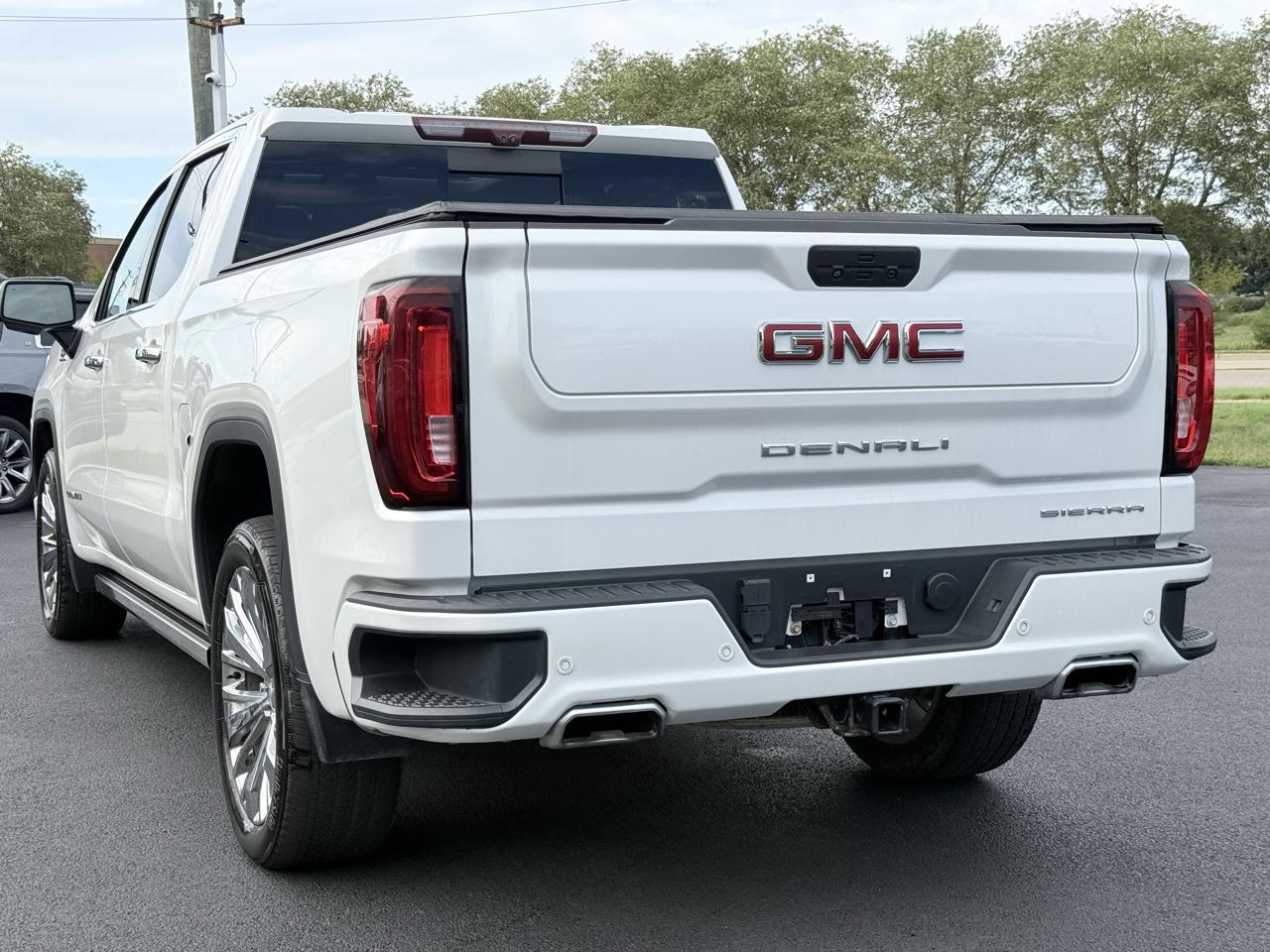 GMC Sierra Denali AWD Crew Cab 143.5" 2022