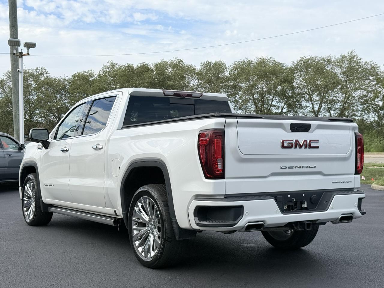 GMC Sierra Denali AWD Crew Cab 143.5" 2022