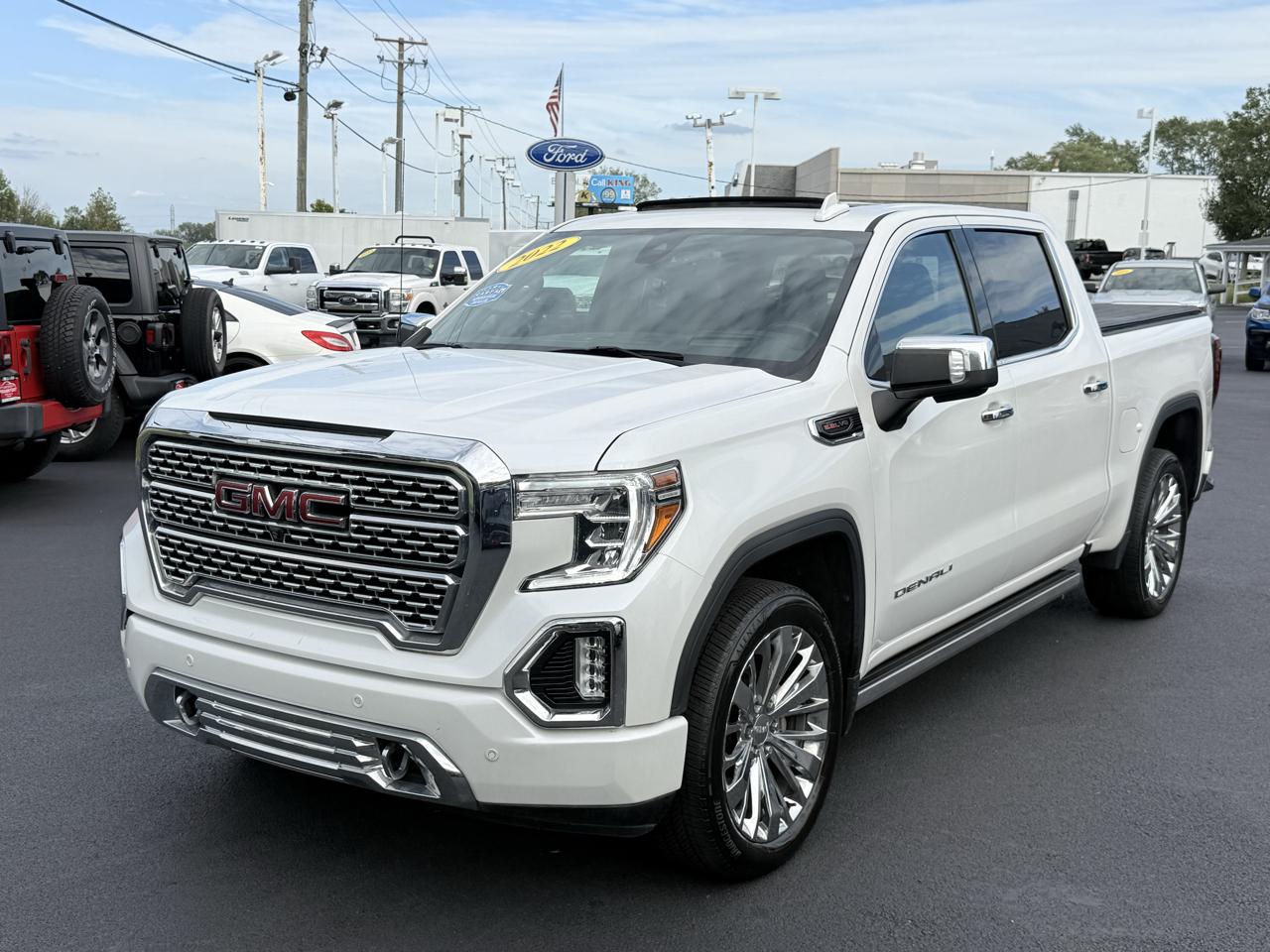 GMC Sierra Denali AWD Crew Cab 143.5" 2022