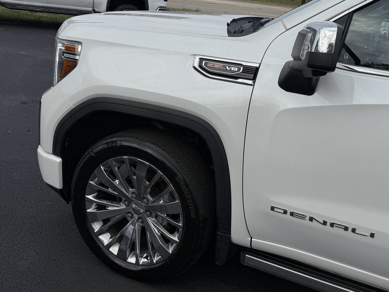 GMC Sierra Denali AWD Crew Cab 143.5" 2022