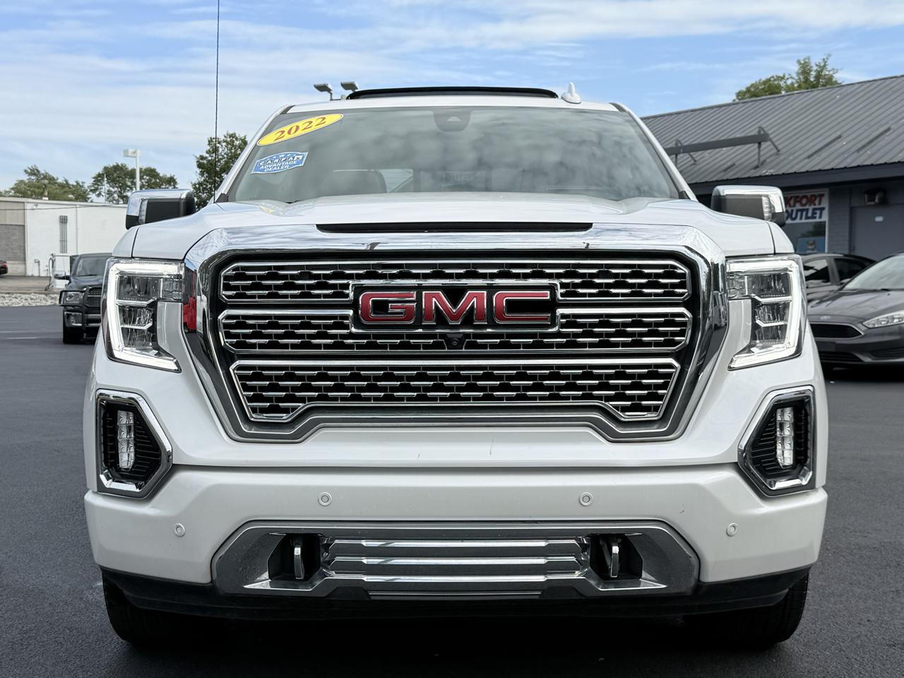 GMC Sierra Denali AWD Crew Cab 143.5" 2022