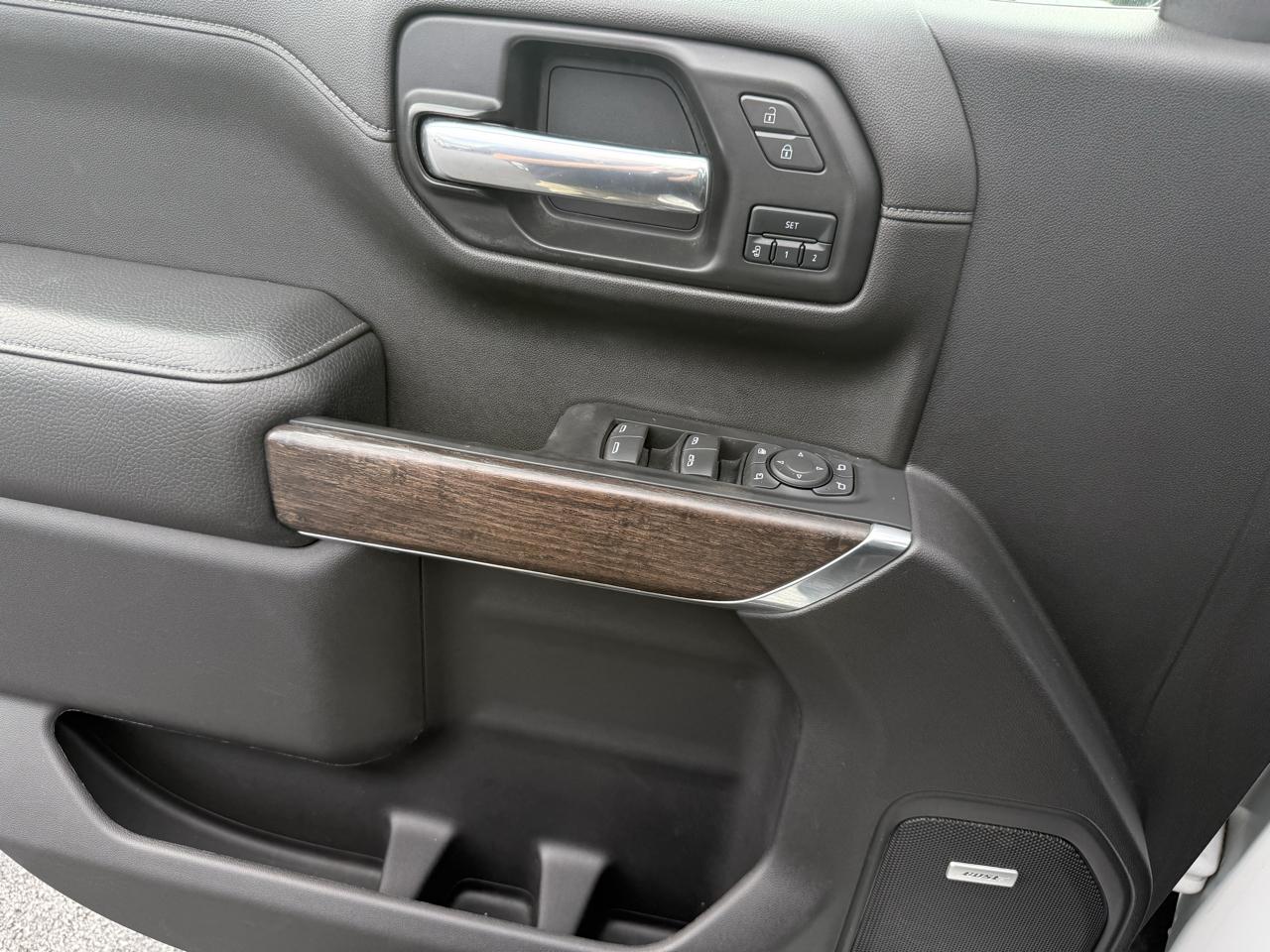 GMC Sierra Denali AWD Crew Cab 143.5" 2022