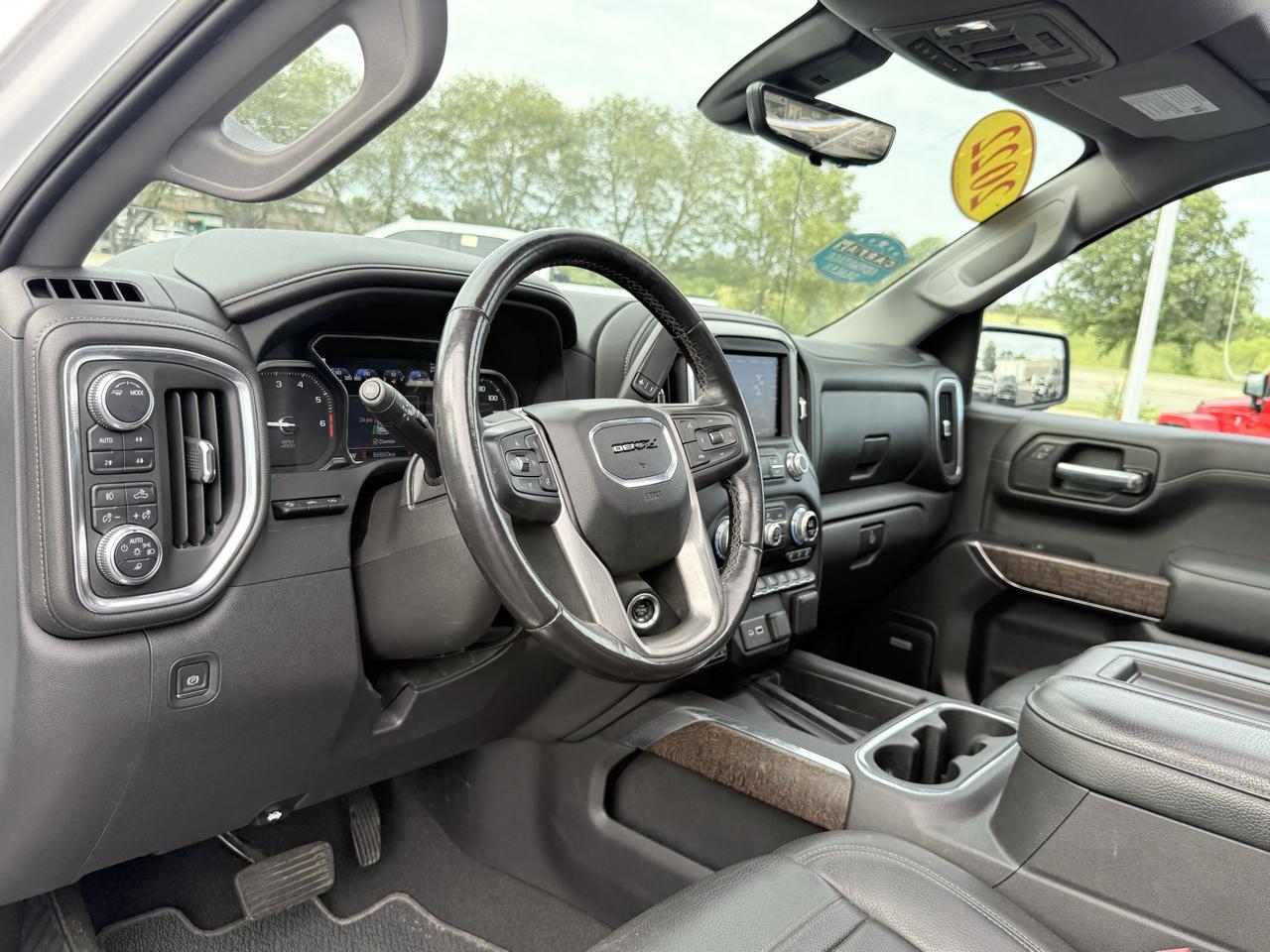 GMC Sierra Denali AWD Crew Cab 143.5" 2022