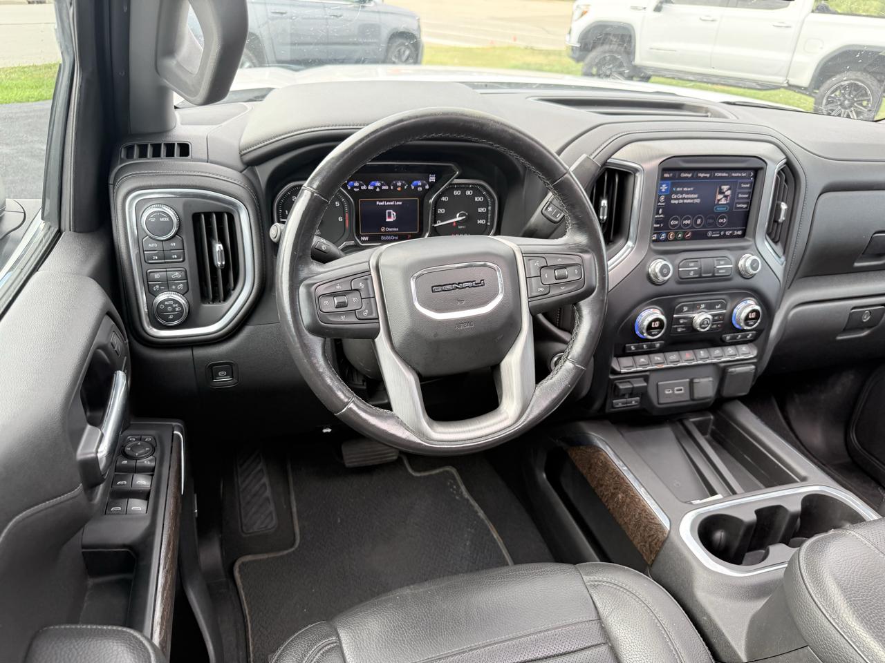 GMC Sierra Denali AWD Crew Cab 143.5" 2022