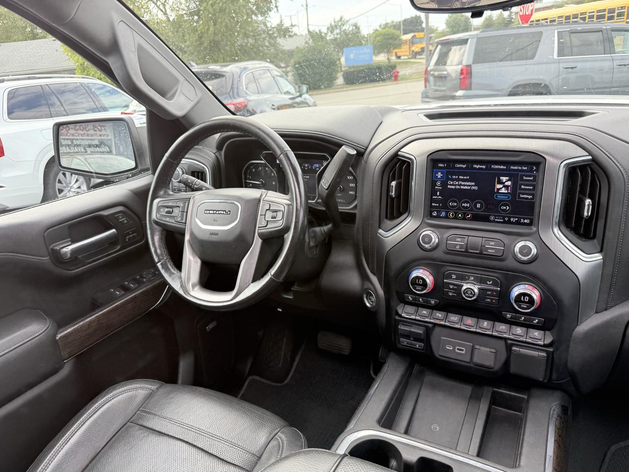 GMC Sierra Denali AWD Crew Cab 143.5" 2022