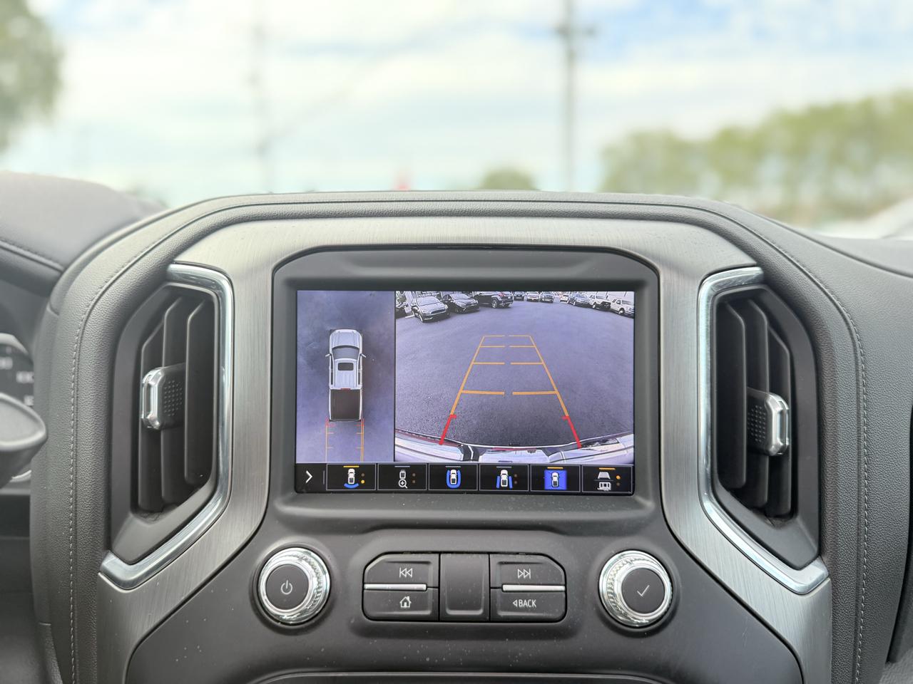 GMC Sierra Denali AWD Crew Cab 143.5" 2022