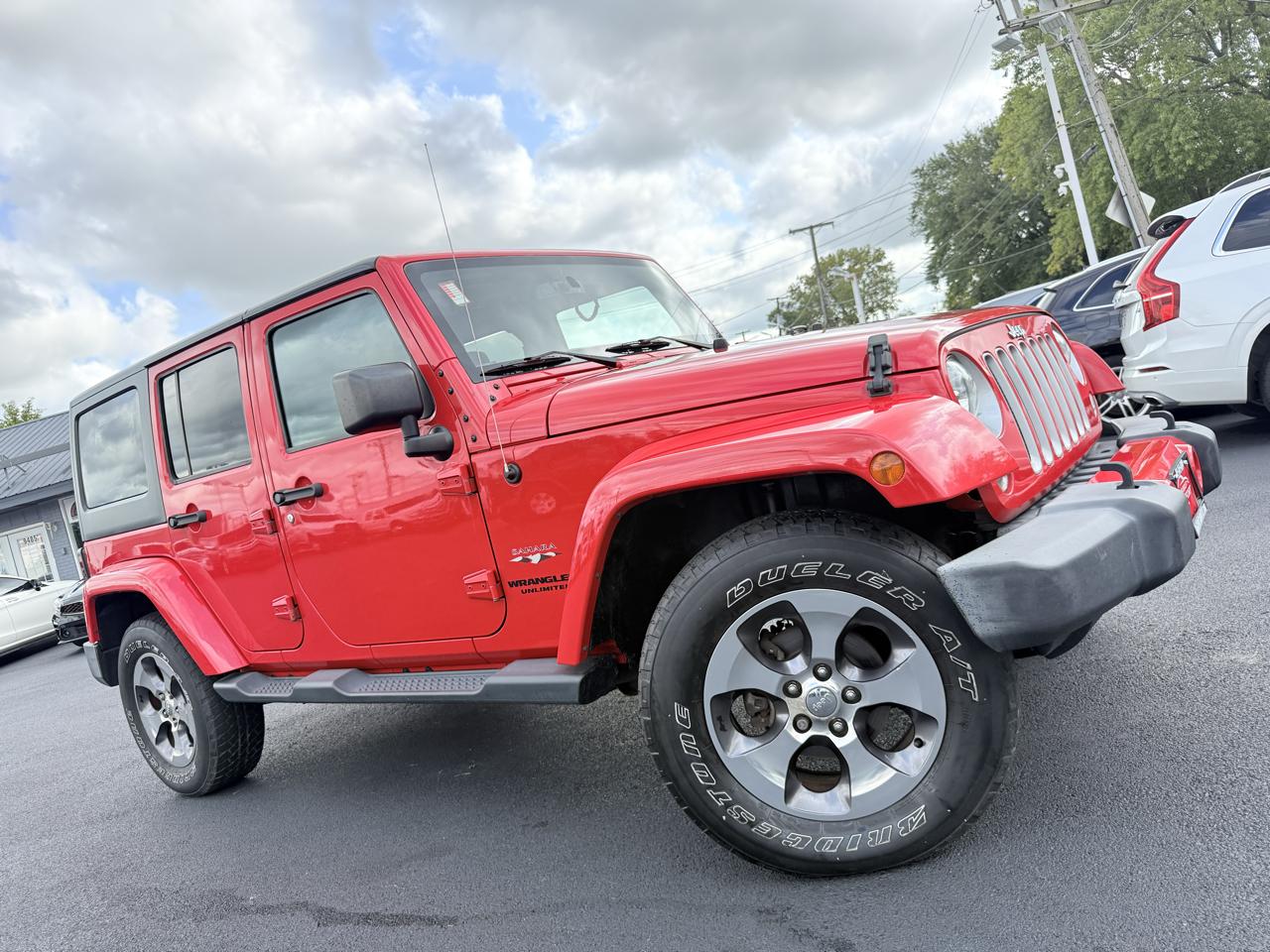 Jeep Wrangler Unlimited 4WD 4dr Sahara 2016