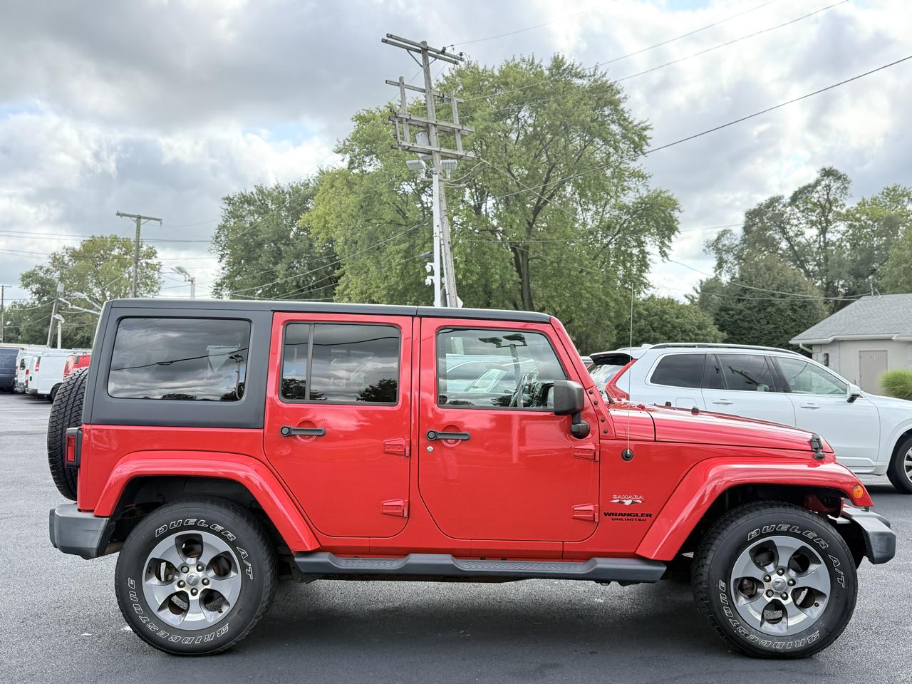 Jeep Wrangler Unlimited 4WD 4dr Sahara 2016