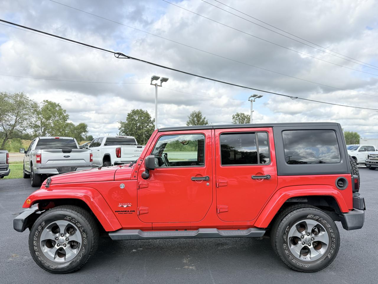 Jeep Wrangler Unlimited 4WD 4dr Sahara 2016