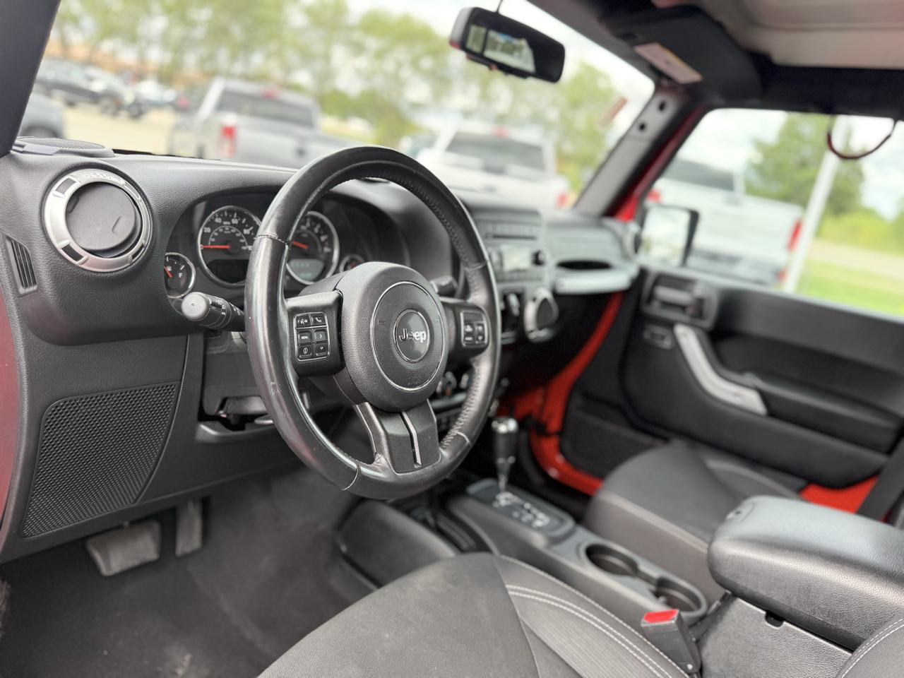 Jeep Wrangler Unlimited 4WD 4dr Sahara 2016