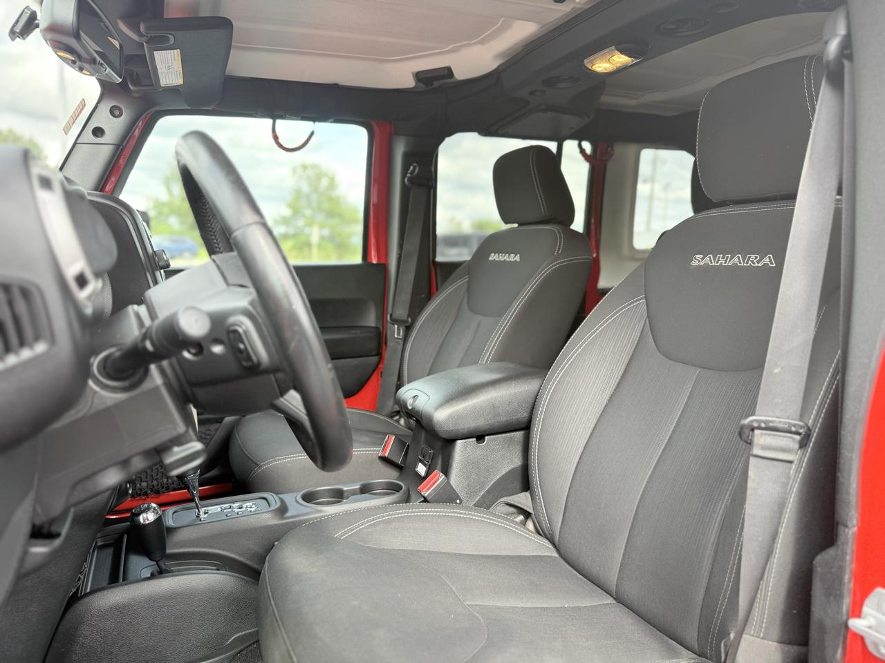 Jeep Wrangler Unlimited 4WD 4dr Sahara 2016