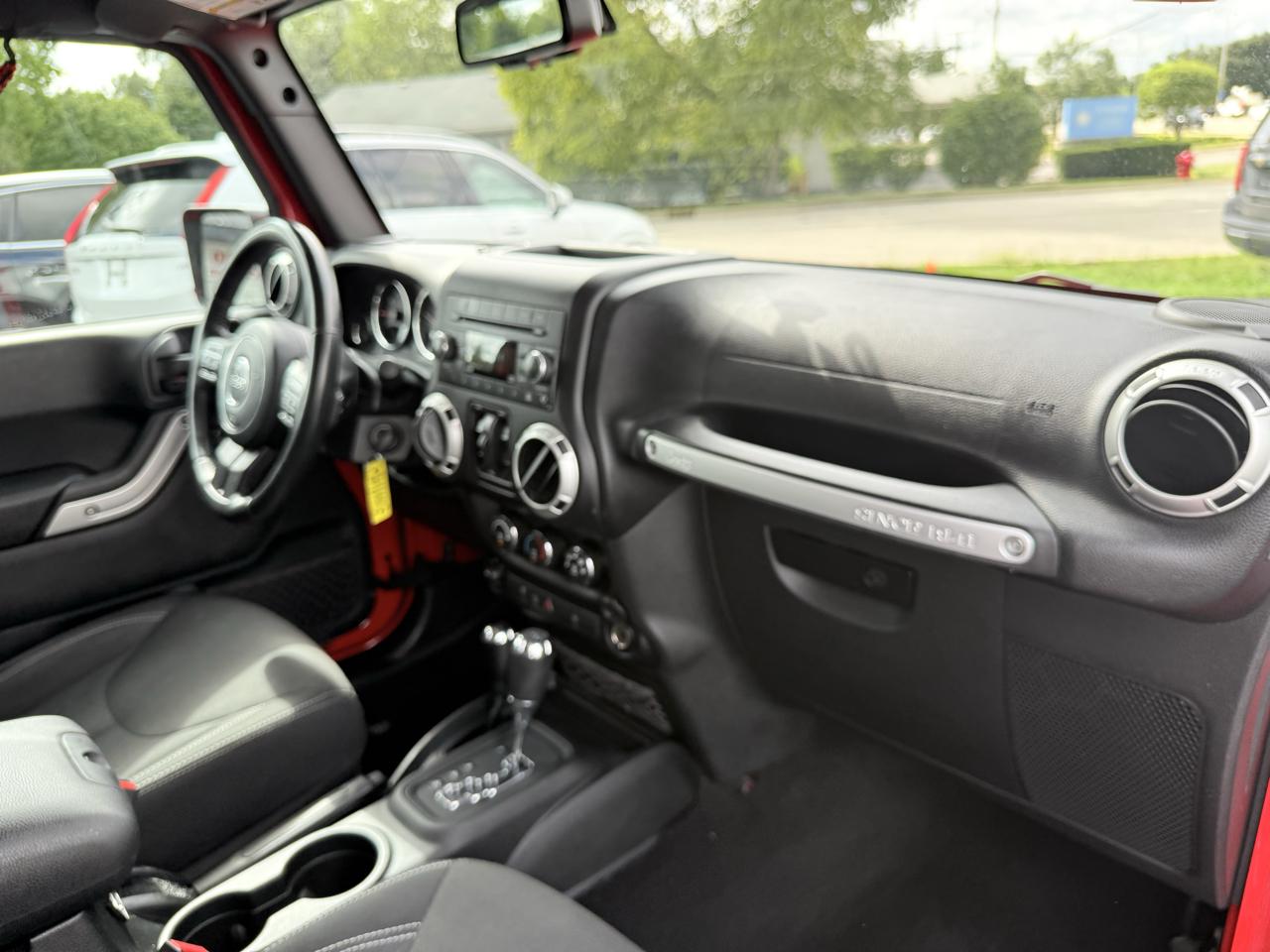 Jeep Wrangler Unlimited 4WD 4dr Sahara 2016