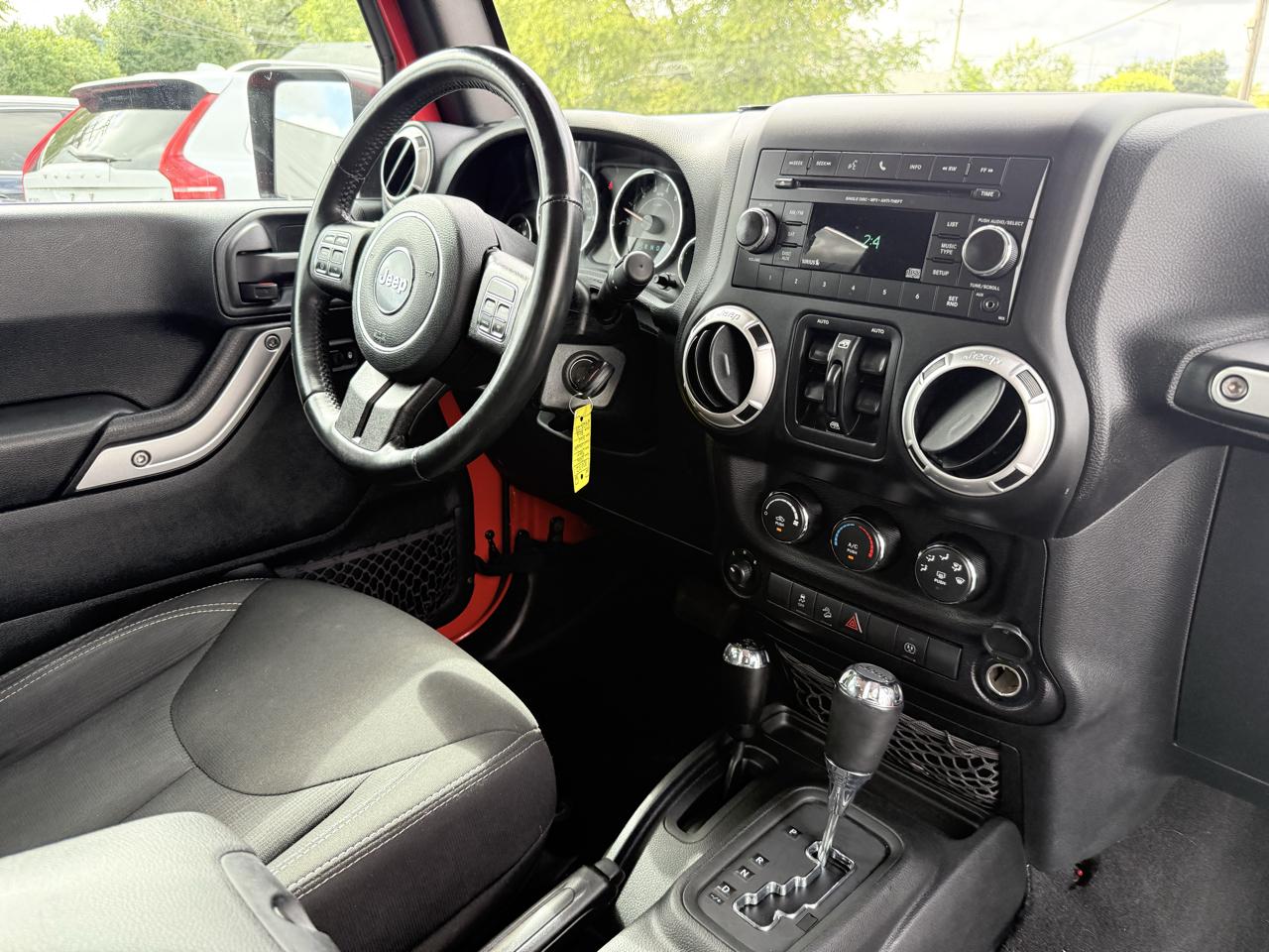 Jeep Wrangler Unlimited 4WD 4dr Sahara 2016