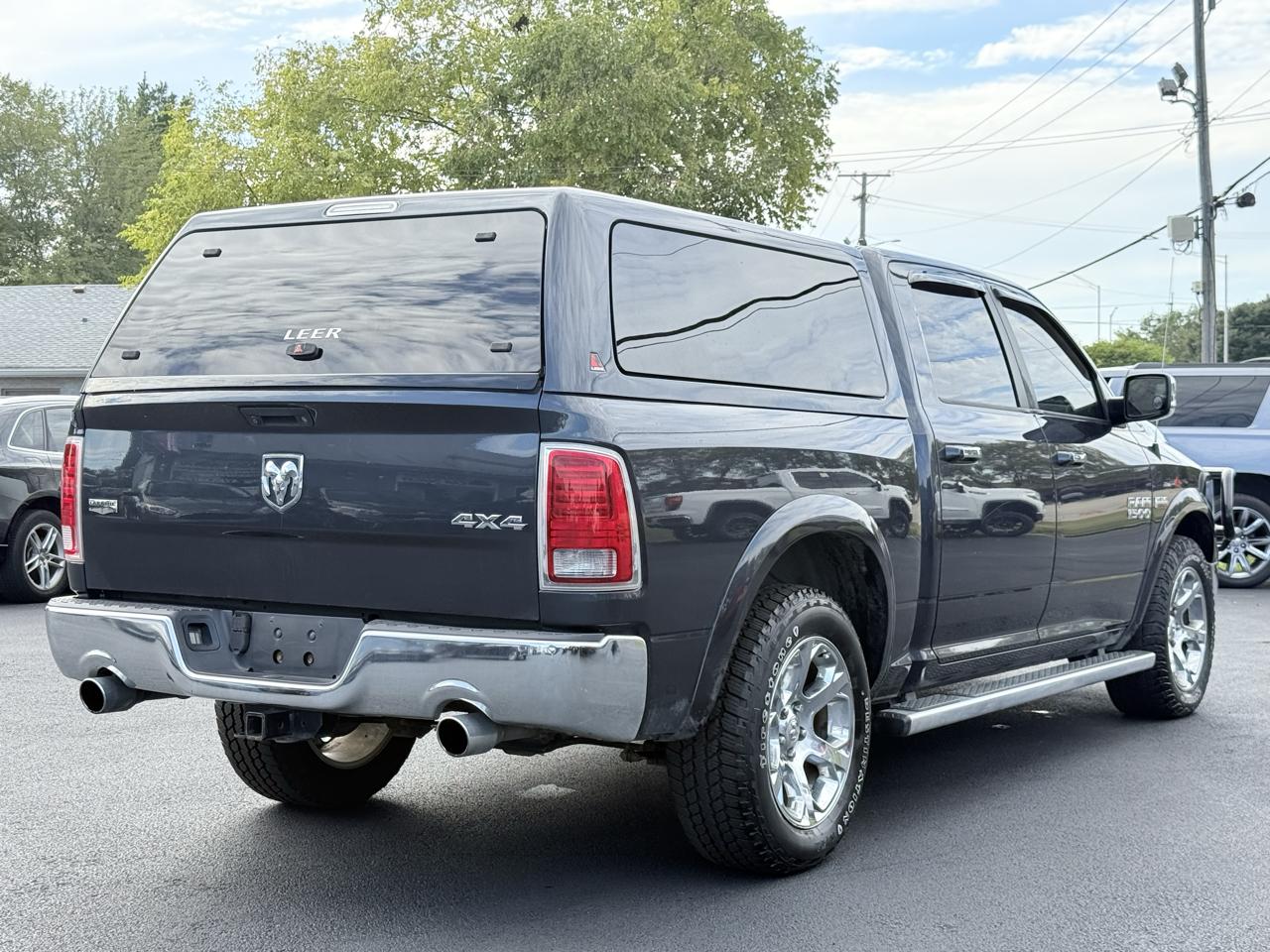 RAM 1500 4WD Crew Cab 140.5" Laramie 2016