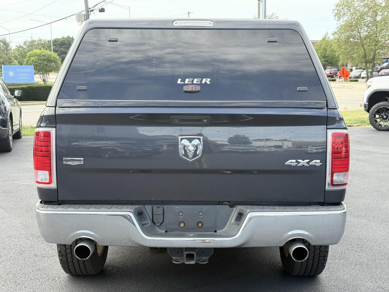 RAM 1500 4WD Crew Cab 140.5" Laramie 2016