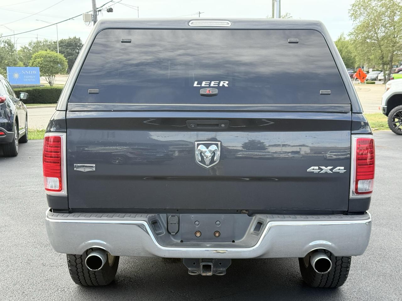 RAM 1500 4WD Crew Cab 140.5" Laramie 2016