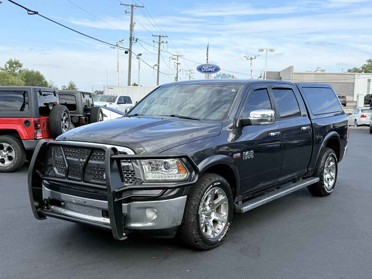 RAM 1500 4WD Crew Cab 140.5" Laramie 2016