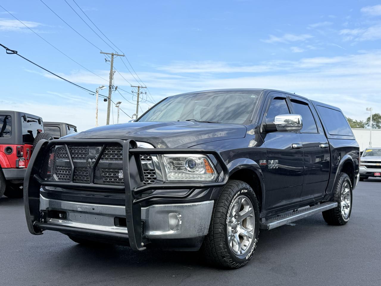 RAM 1500 4WD Crew Cab 140.5" Laramie 2016