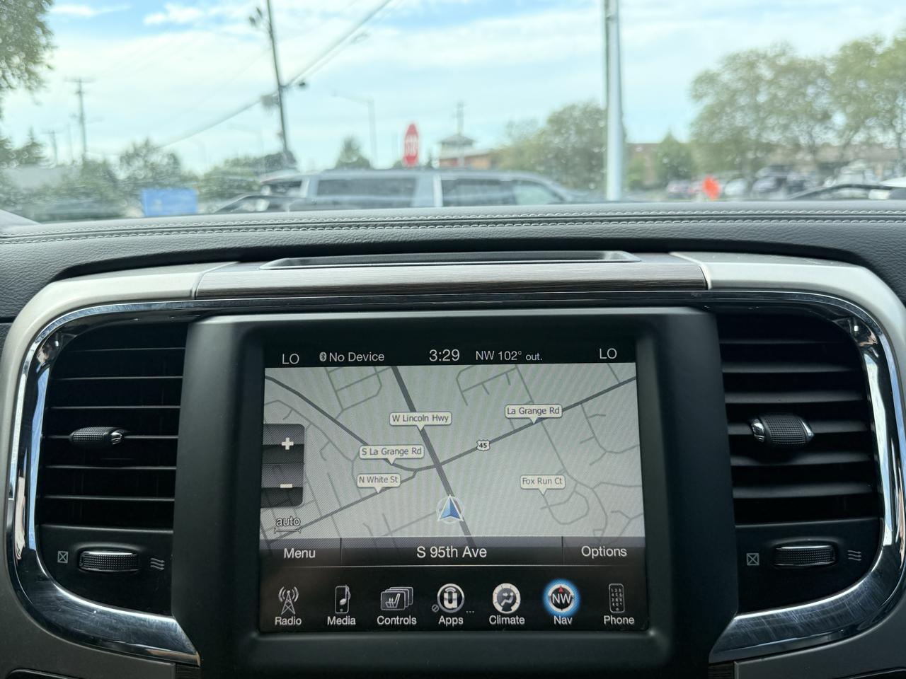 RAM 1500 4WD Crew Cab 140.5" Laramie 2016