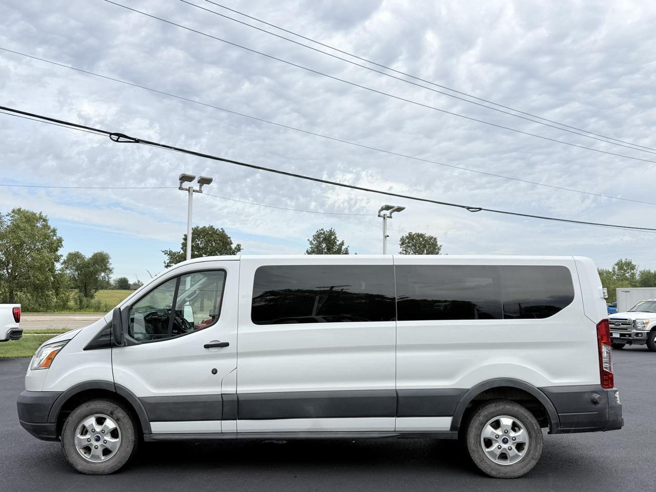 Ford Transit Wagon T-350 148" Low Roof XLT Sliding RH Dr 2017