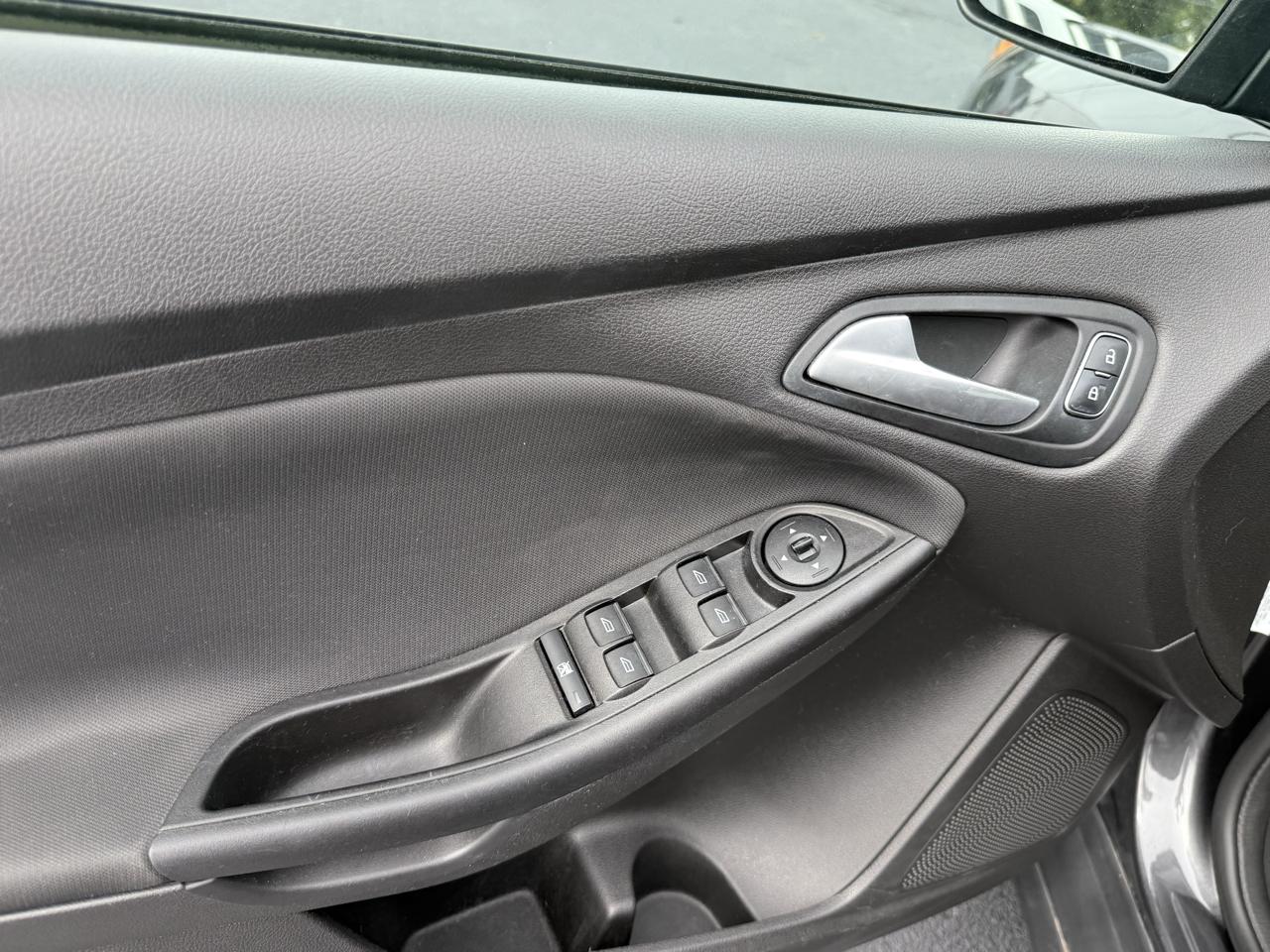 Ford Focus SE Sedan 2018