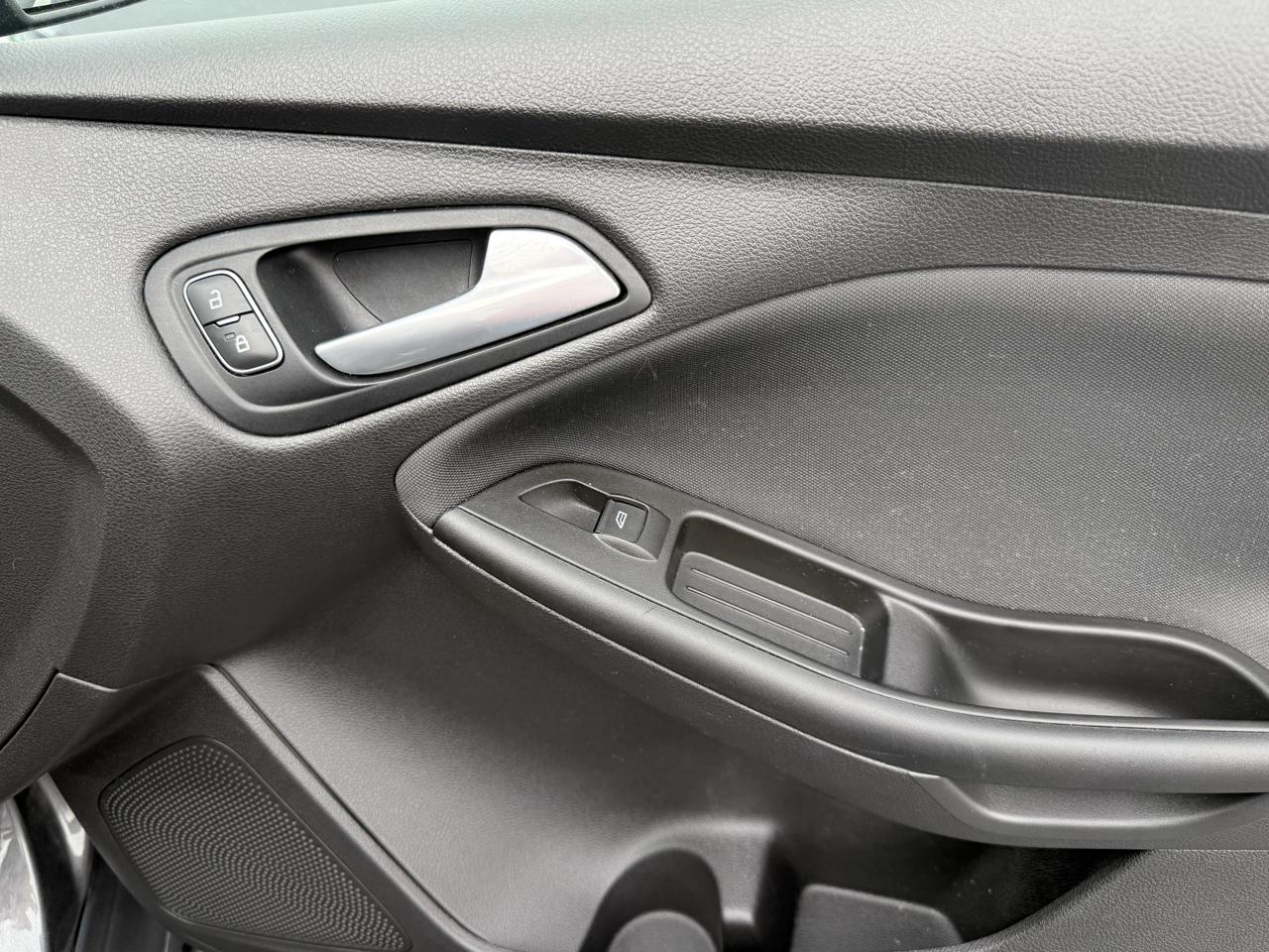 Ford Focus SE Sedan 2018