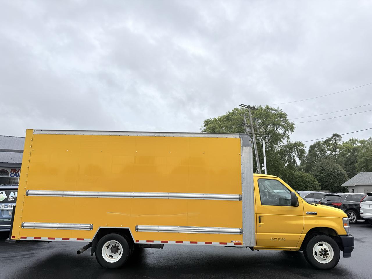 Ford E-Series Cutaway E-350 SRW 138" WB 2022