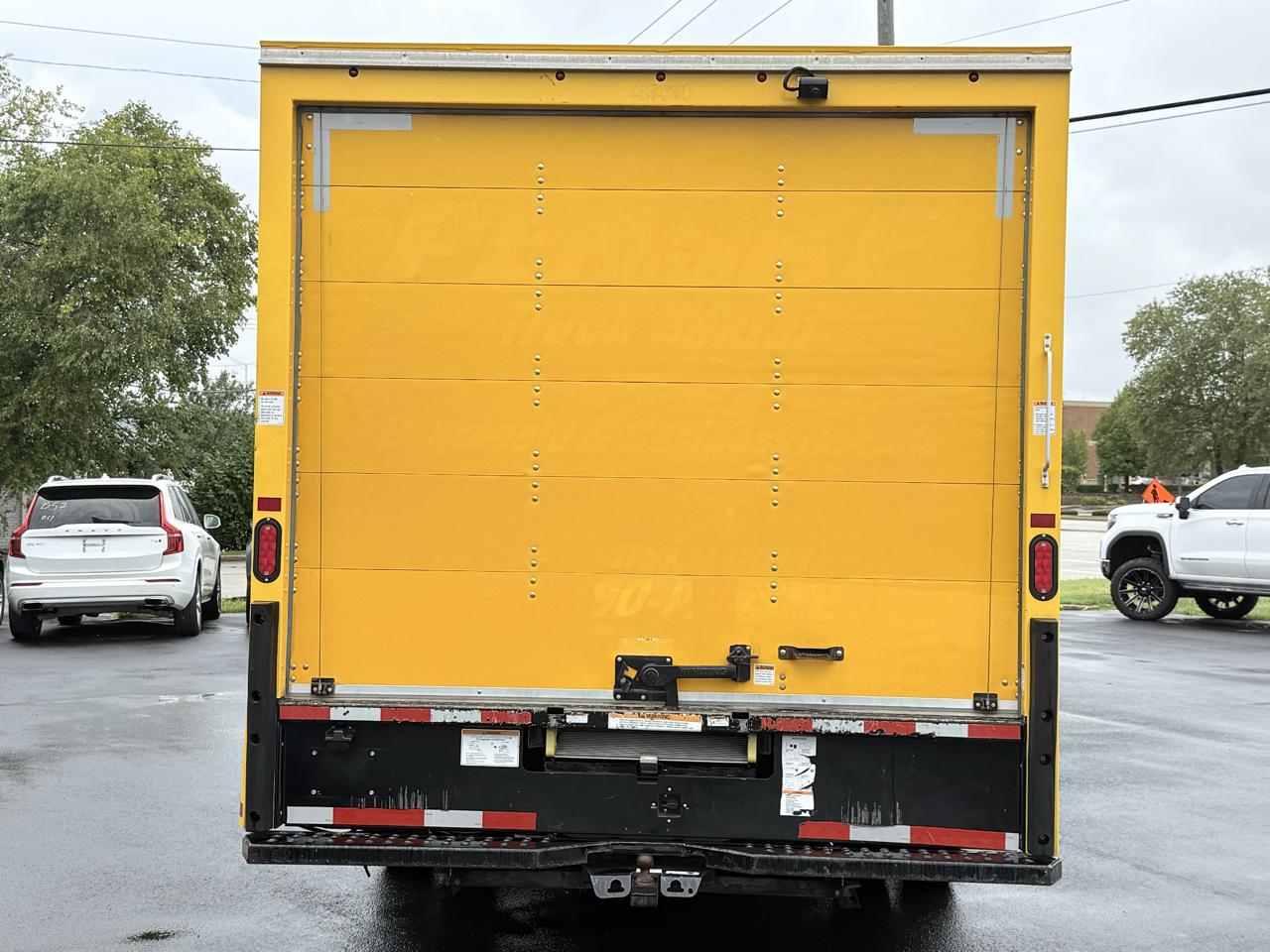 Ford E-Series Cutaway E-350 SRW 138" WB 2022