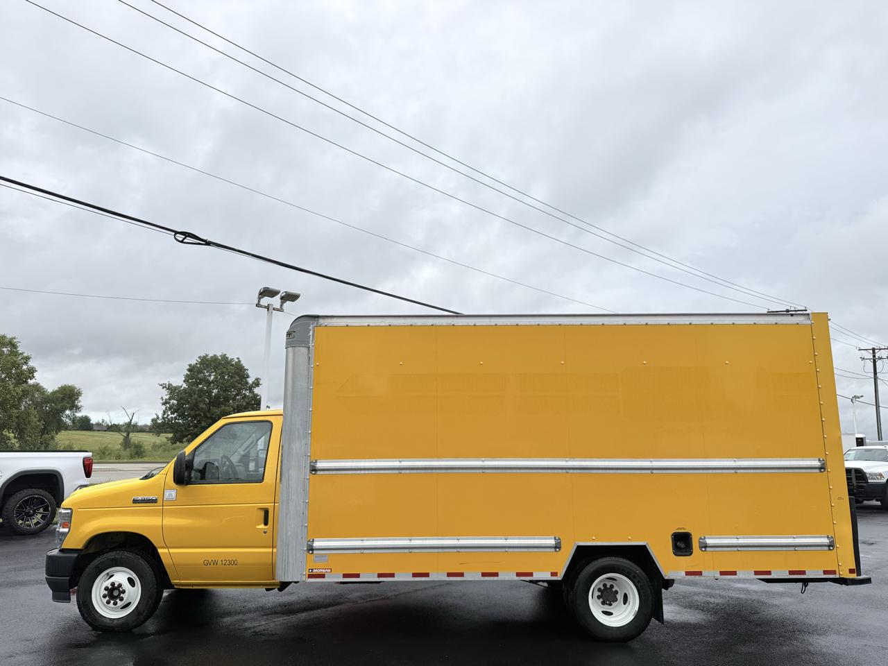 Ford E-Series Cutaway E-350 SRW 138" WB 2022