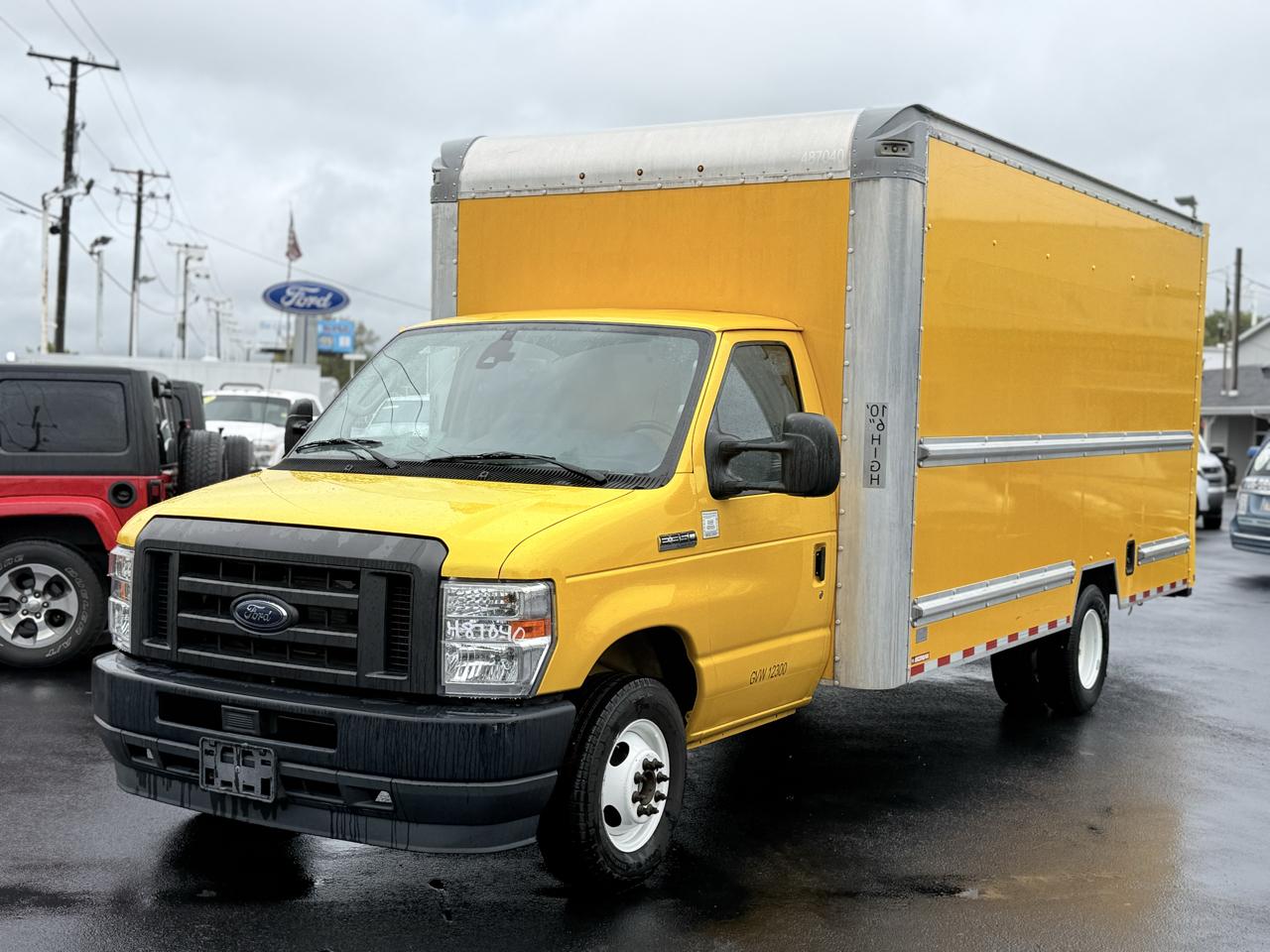 Ford E-Series Cutaway E-350 SRW 138" WB 2022