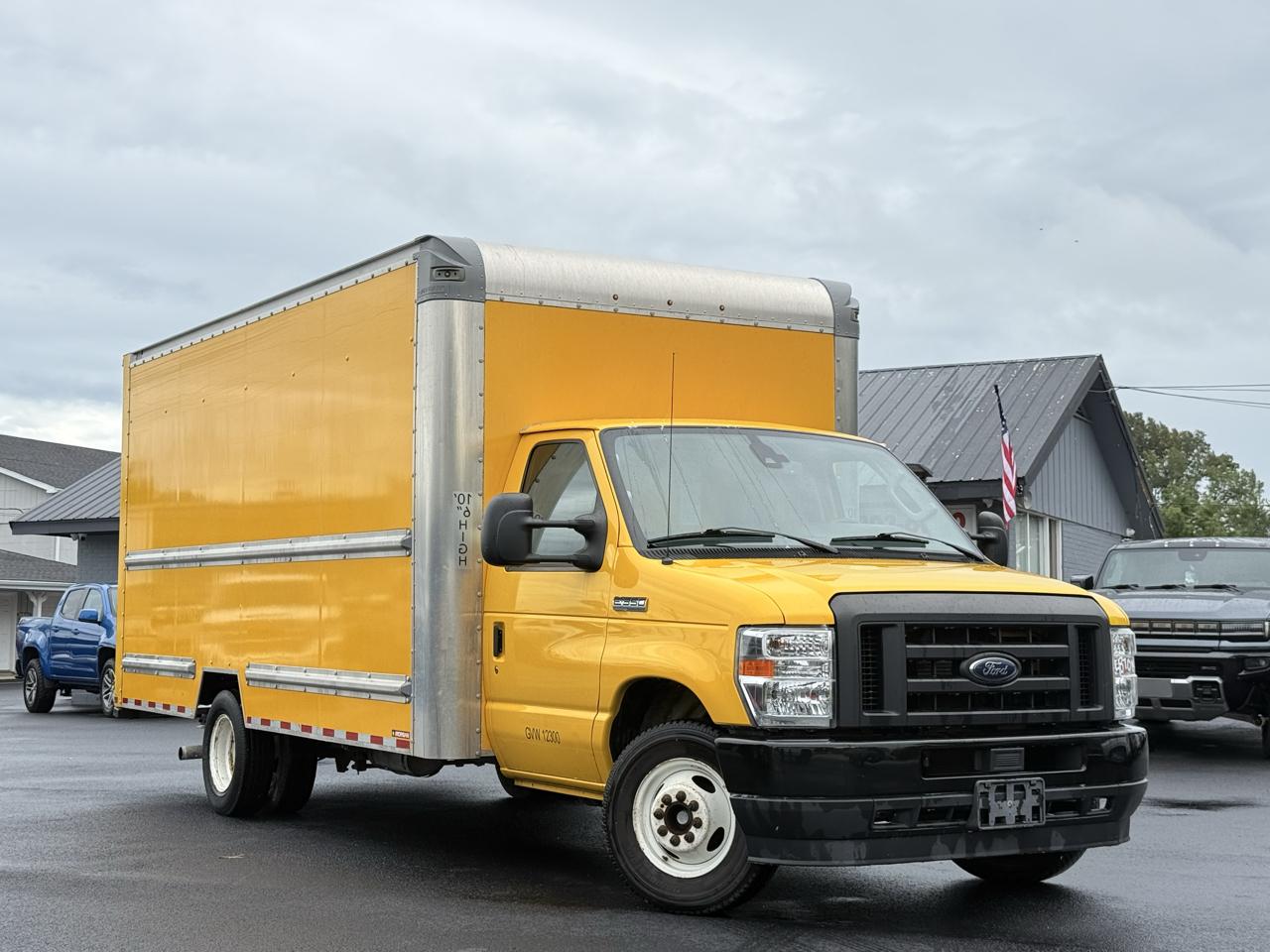 Ford E-Series Cutaway E-350 SRW 138" WB 2022